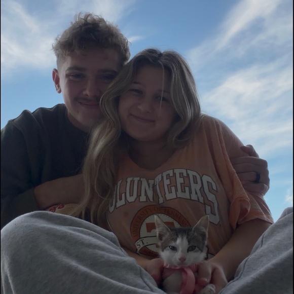 Meet your Posher, Christina - Picture 1 of 1